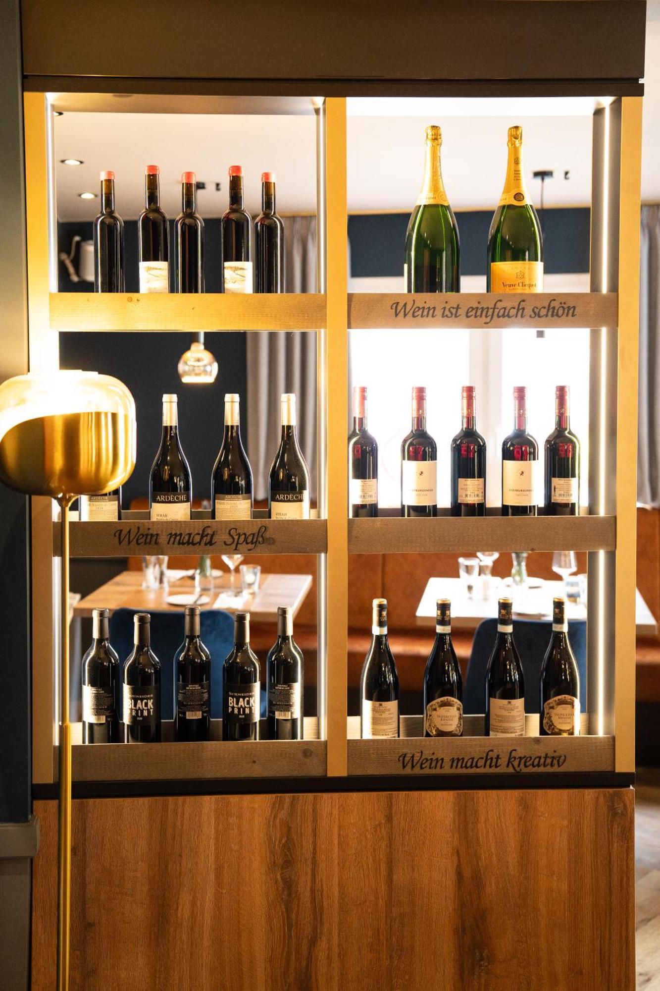Hotel Zur Post - Economy Rooms Garrel Экстерьер фото